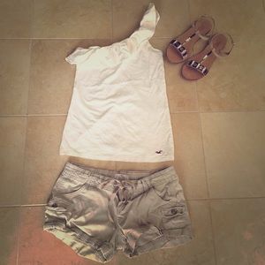 HOLLISTER | One-Shoulder Ruffle Ribbed Top